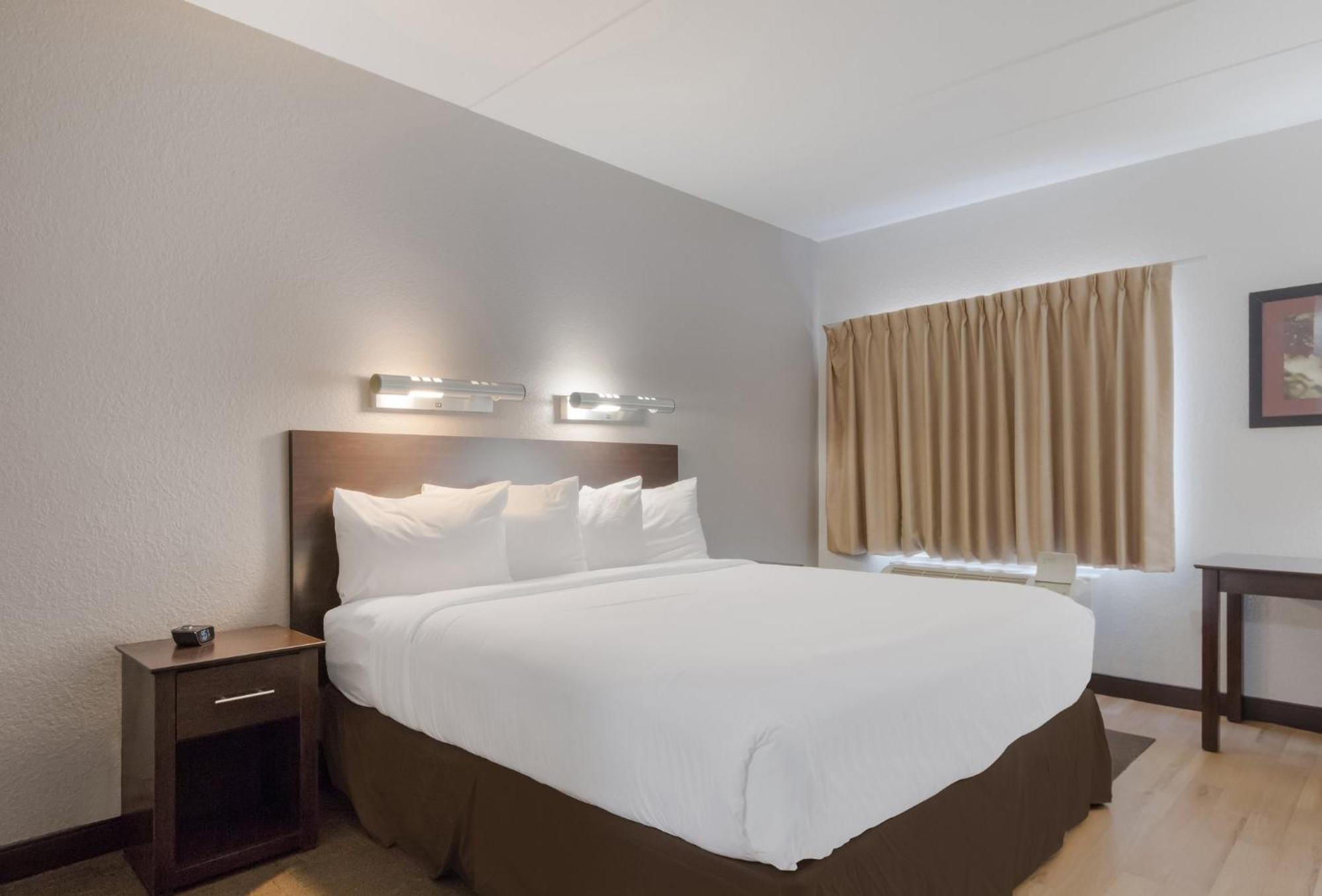 Suite King Room - Non-Smoking,1498474531:JPEG