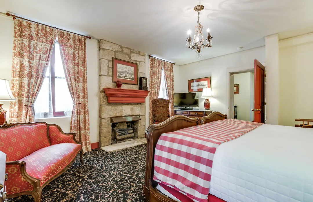 Noble Inns-1