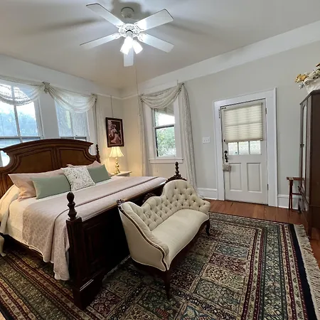 Brackenridge House Bed And Breakfast-2