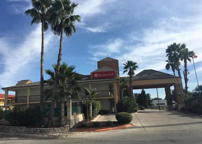 Beach hotel: Ramada By Wyndham San Antonio Near Seaworld - Lackland Afb