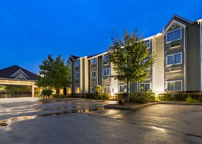 Super 8 By Wyndham Airport North