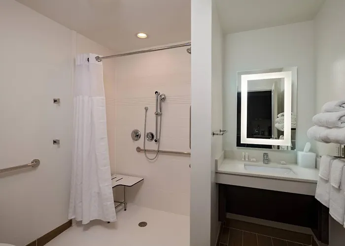 Pet Friendly hotel: Towneplace Suites San Antonio Northwest At The Rim